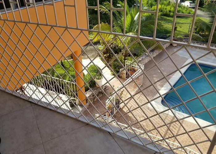 Chaudhry Garden One Guest house